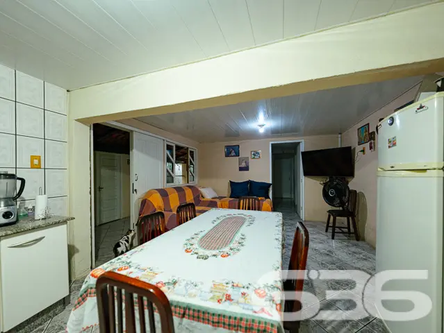 EXCELENTE CASA COM 2 QUARTOS NO BAIRRO GUANABARA -