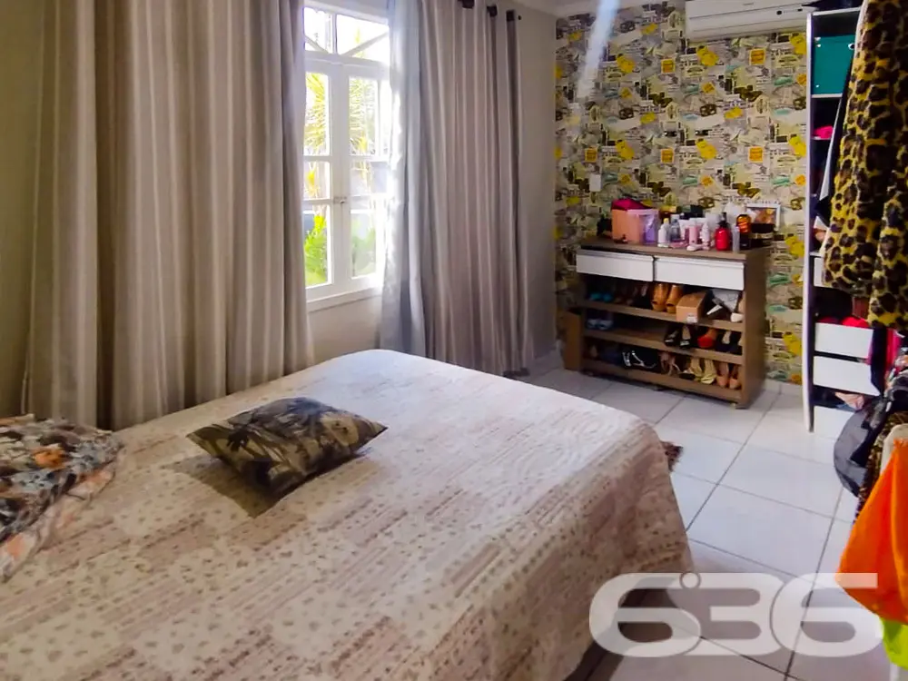 CASA EM LOCALIZAÇÃO PRIVILEGIADA NO BAIRRO IRIRIÚ