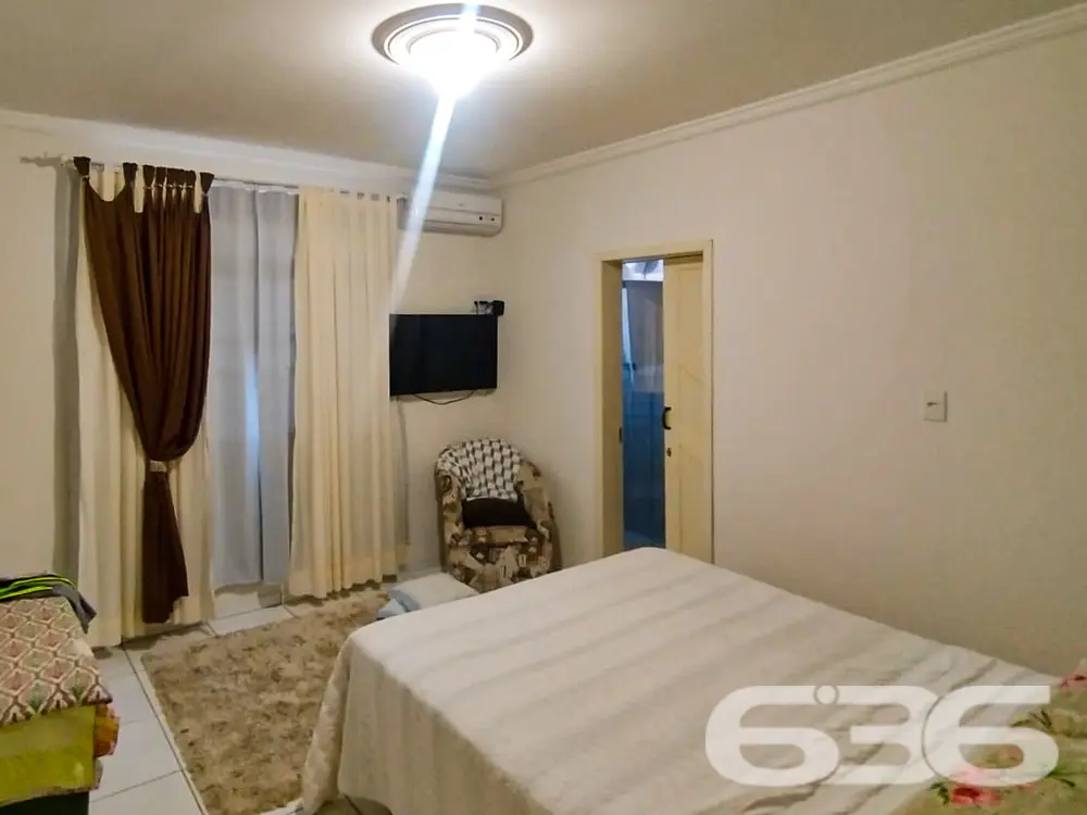 CASA EM LOCALIZAÇÃO PRIVILEGIADA NO BAIRRO IRIRIÚ