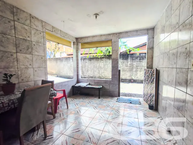 Apresentamos com exclusividade este elegante imóve