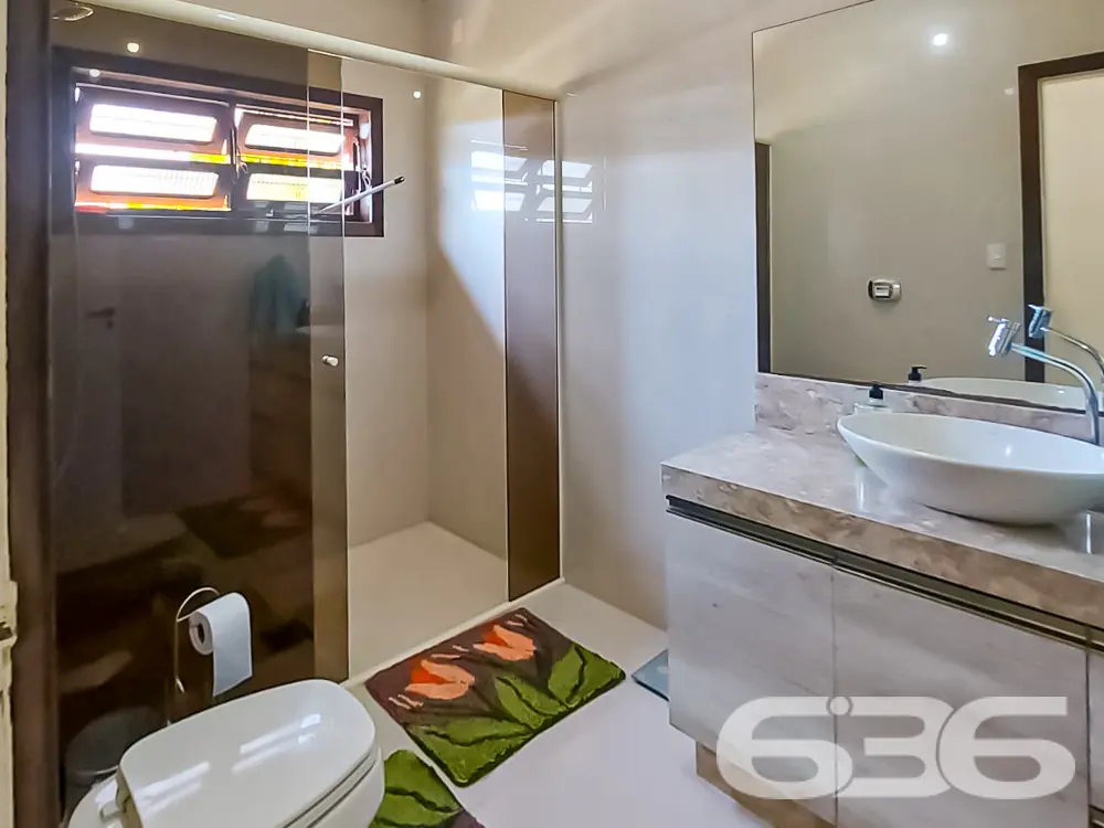 EXCELENTE CASA COM AMPLO TERRENO PARA VOCÊ
Se voc