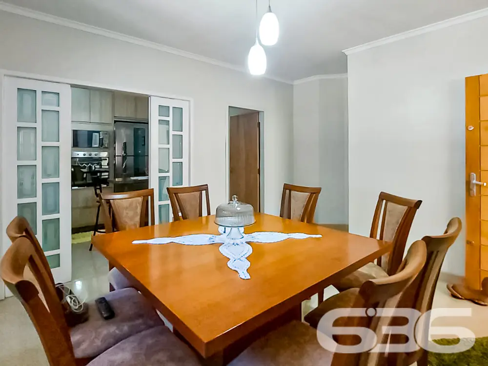 EXCELENTE CASA COM AMPLO TERRENO PARA VOCÊ
Se voc