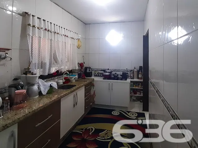 RESIDÊNCIA A VENDA DE 3 QUARTOS, SENDO 1 SUÍTE, N