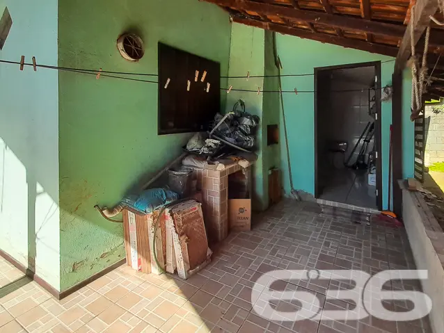 RESIDÊNCIA A VENDA DE 3 QUARTOS, SENDO 1 SUÍTE, N