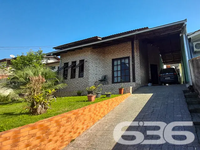 RESIDÊNCIA A VENDA DE 3 QUARTOS, SENDO 1 SUÍTE, N