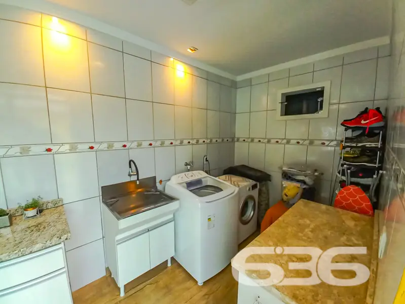 Residência Térrea com Piscina, Área de Festas e Qu