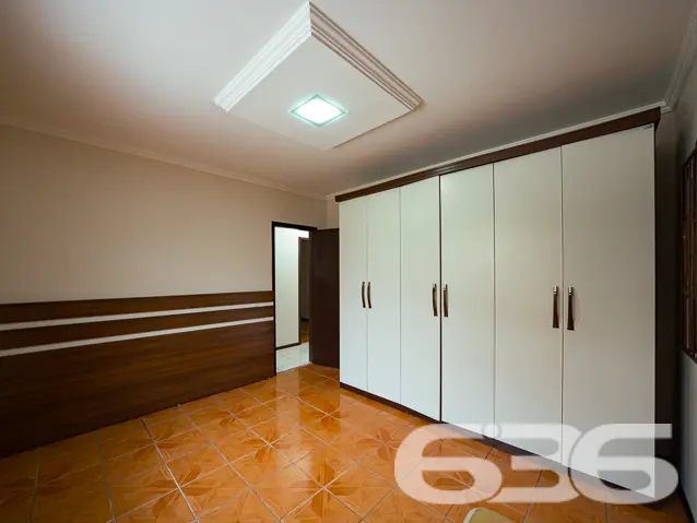 Encantadora Residência Térrea de 3 Quartos no Bair