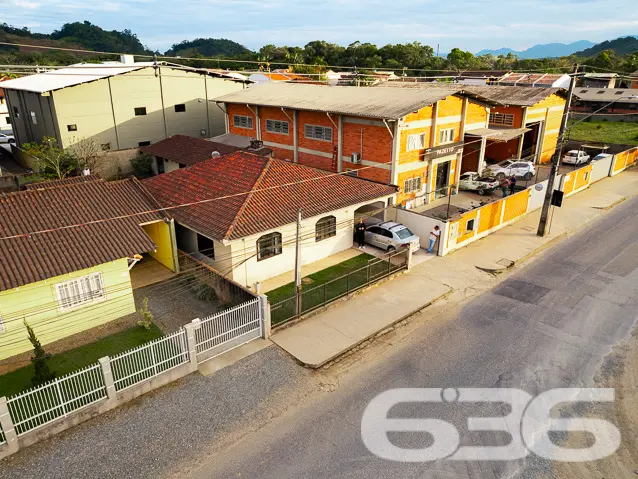 Encantadora Residência Térrea de 3 Quartos no Bair
