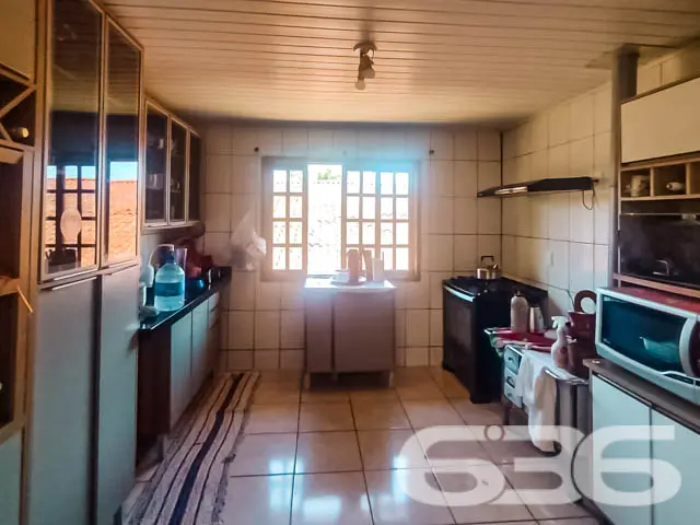 CASA COM 4 DORMITÓRIOS NO BAIRRO JARIVATUBA
Descu