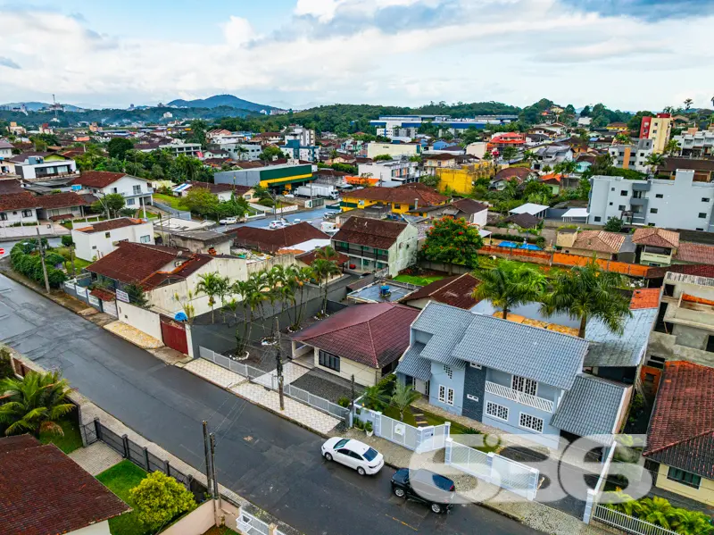 Residência à venda no bairro Nova Brasília – Joinv