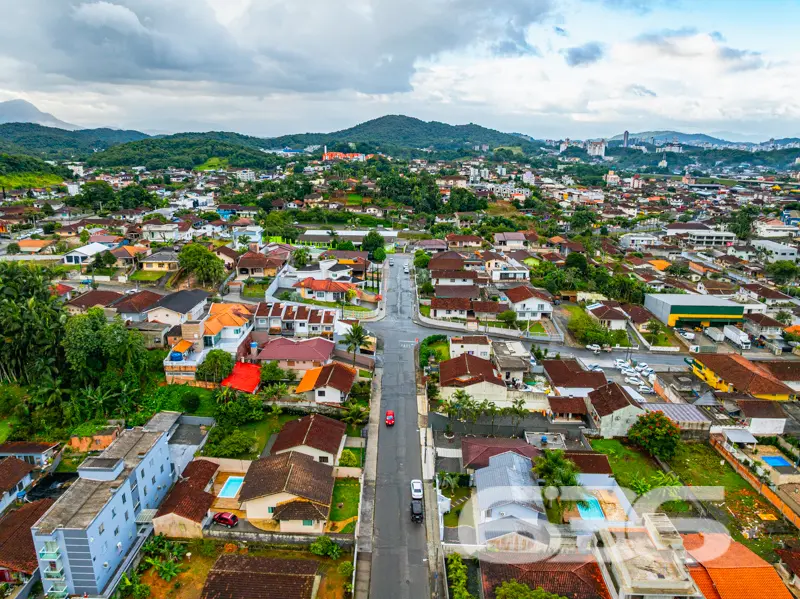 Residência à venda no bairro Nova Brasília – Joinv