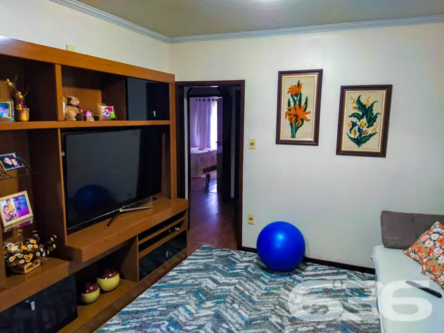 RESIDÊNCIA COM 4 QUARTOS NO BAIRRO NOVA BRASÍLIA,