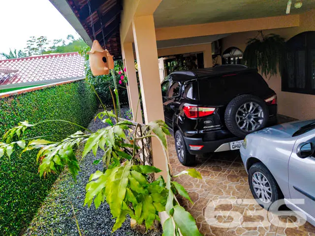RESIDÊNCIA COM 4 QUARTOS NO BAIRRO NOVA BRASÍLIA,