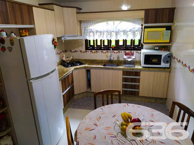 RESIDÊNCIA COM 4 QUARTOS NO BAIRRO NOVA BRASÍLIA,