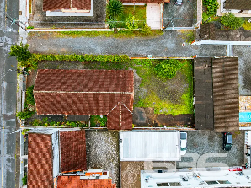 Oportunidade para investir ou construir em ampla á