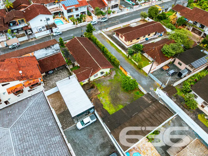Oportunidade para investir ou construir em ampla á