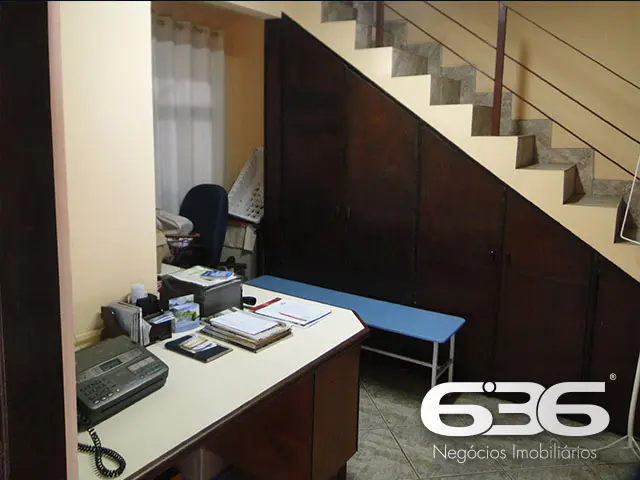 CASA AMPLA COM SUÍTE + 3 DORMITÓRIOS NO BAIRRO FLO