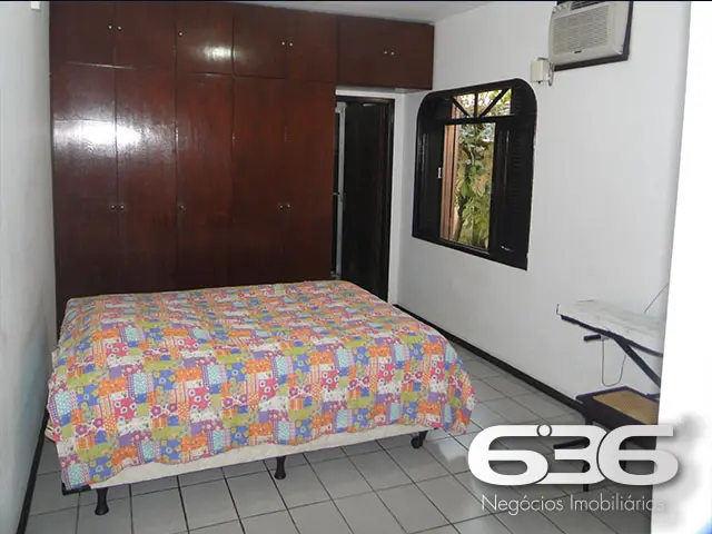 CASA AMPLA COM SUÍTE + 3 DORMITÓRIOS NO BAIRRO FLO