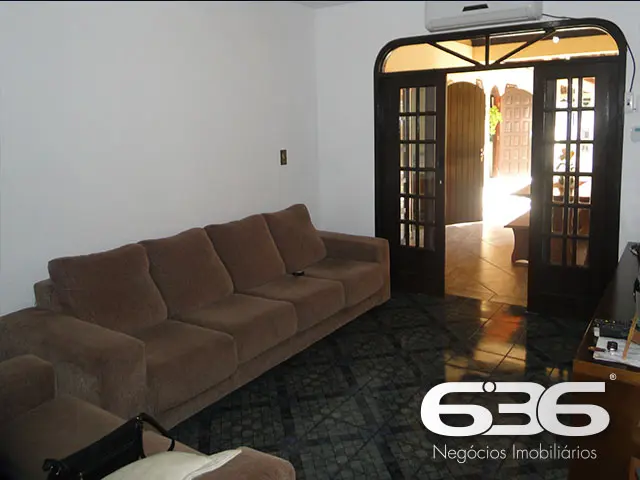 CASA AMPLA COM SUÍTE + 3 DORMITÓRIOS NO BAIRRO FLO