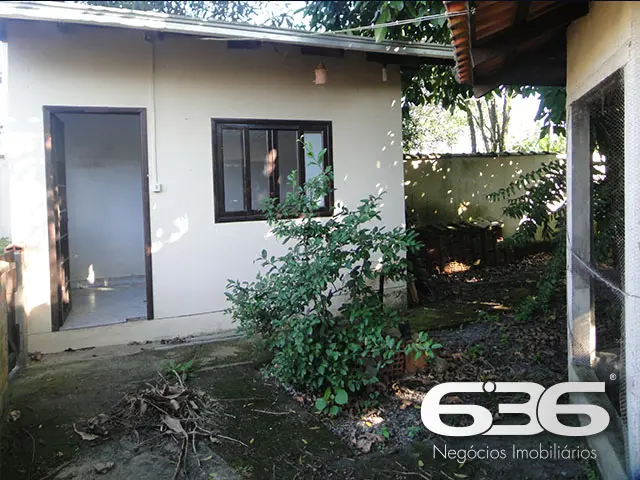 CASA AMPLA COM SUÍTE + 3 DORMITÓRIOS NO BAIRRO FLO