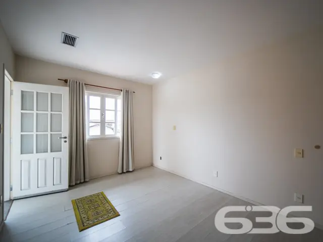LINDO SOBRADO COM 3 QUARTOS NO BAIRRO SANTO ANTÔNI