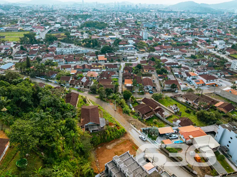 Descubra o potencial deste incrível terreno dispon