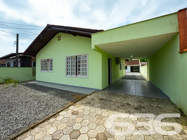 AMPLA CASA COM 3 QUARTOS NO BAIRRO NOVA BRASÍLIA,