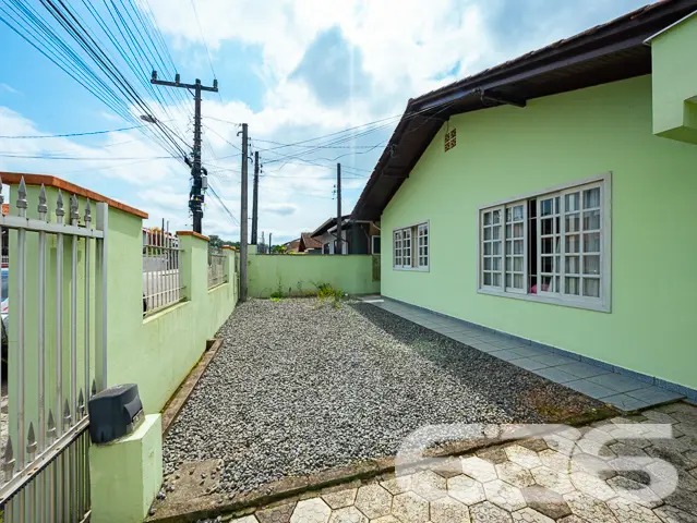 AMPLA CASA COM 3 QUARTOS NO BAIRRO NOVA BRASÍLIA,