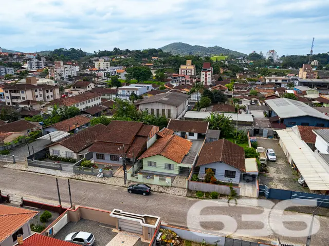 AMPLA CASA COM 3 QUARTOS NO BAIRRO NOVA BRASÍLIA,
