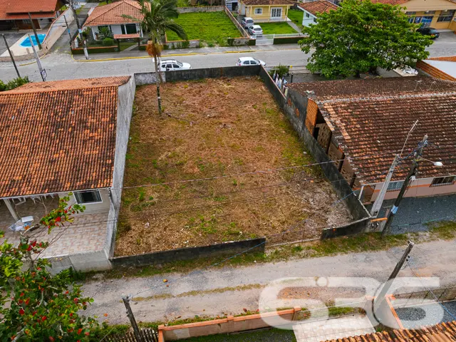TERRENO NO CENTRO DE BALNEÁRIO BARRA DO SUL: OPORT