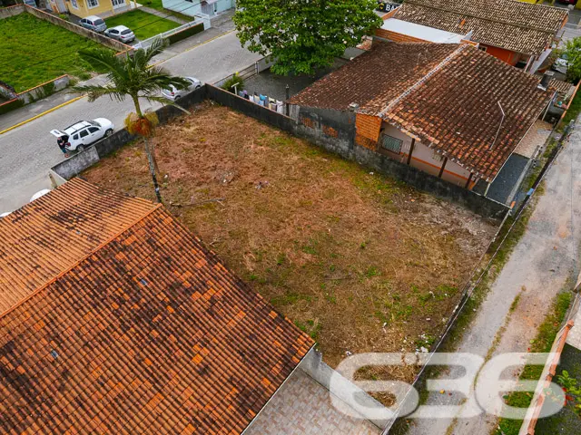 TERRENO NO CENTRO DE BALNEÁRIO BARRA DO SUL: OPORT