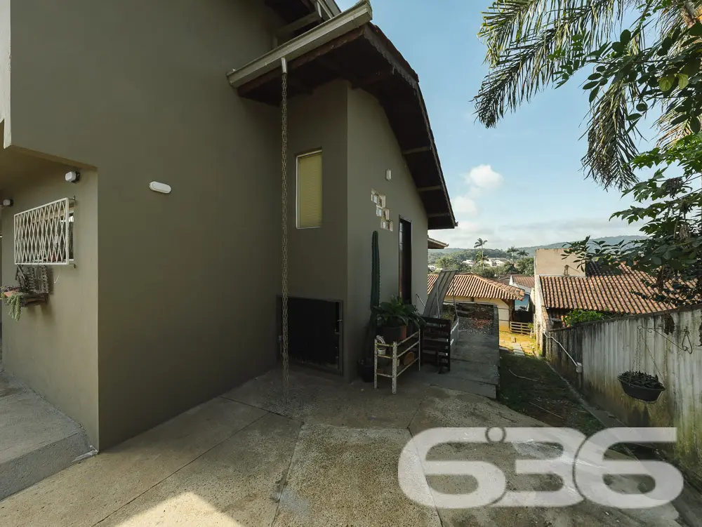 Sobrado à Venda em Joinville, SC – Bairro Santa Ca