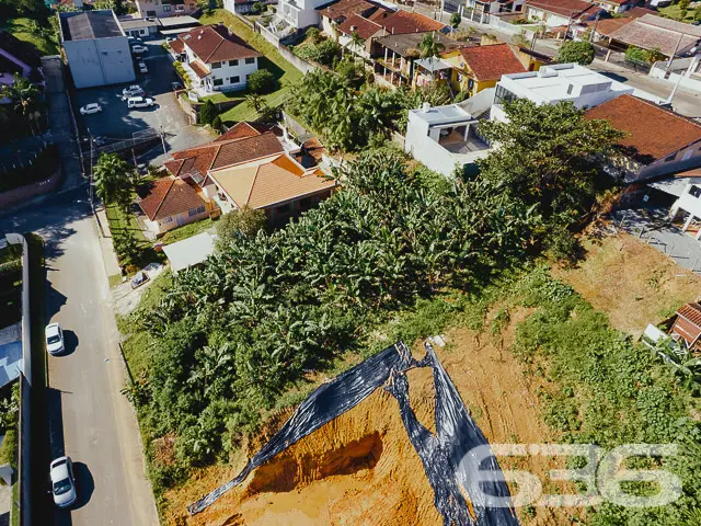 INVISTA NESTE LOTE COM 830m² NO BAIRRO ANITA GARIB