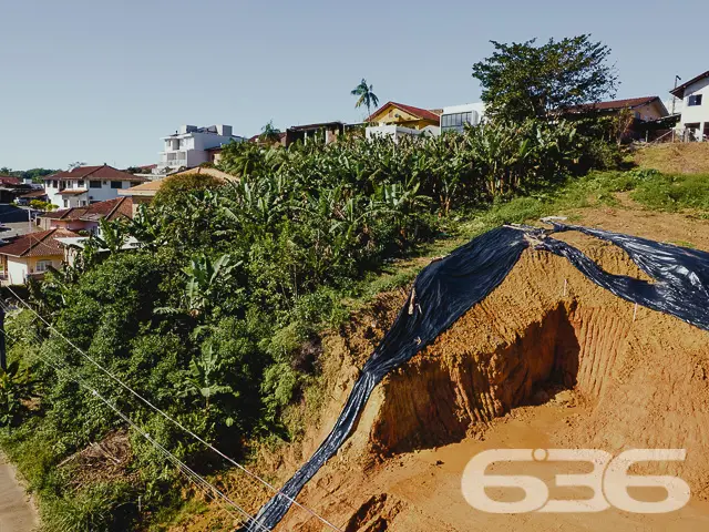 INVISTA NESTE LOTE COM 830m² NO BAIRRO ANITA GARIB