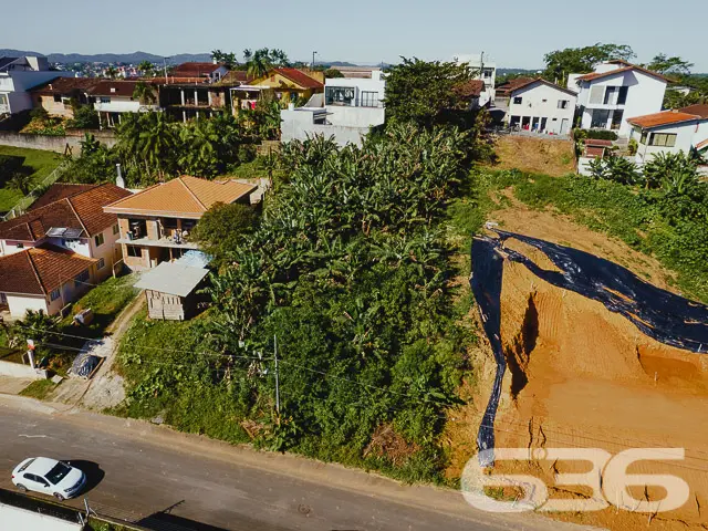 INVISTA NESTE LOTE COM 830m² NO BAIRRO ANITA GARIB