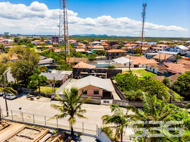 AMPLA RESIDÊNCIA EM ÓTIMA LOCALIZAÇÃO EM BBS
Que