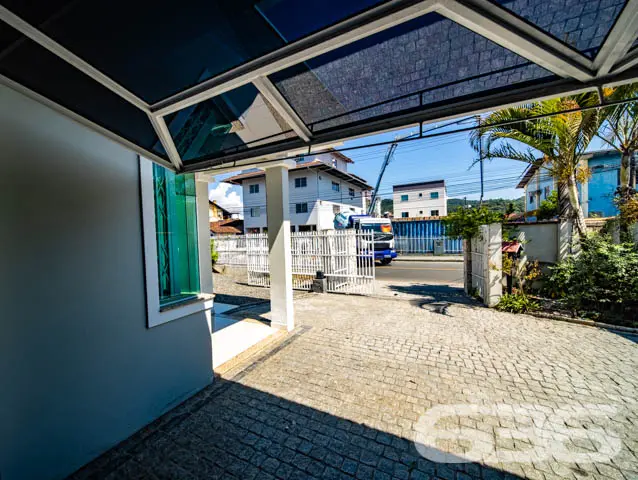IMÓVEL DE ALTÍSSIMO PADRÃO COM PISCINA, SUÍTE MAST