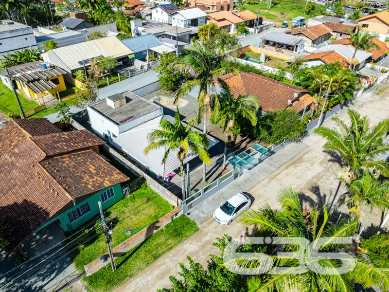 Seu novo lar em Balneário Barra do Sul espera por
