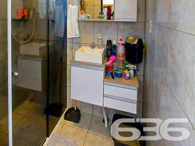 CASA DE ESQUINA COM SUÍTE + 2 QUARTOS NO BAIRRO PA
