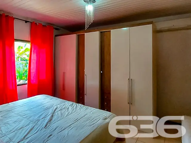 CASA DE ESQUINA COM SUÍTE + 2 QUARTOS NO BAIRRO PA