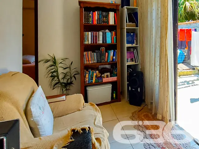 CASA DE ESQUINA COM SUÍTE + 2 QUARTOS NO BAIRRO PA