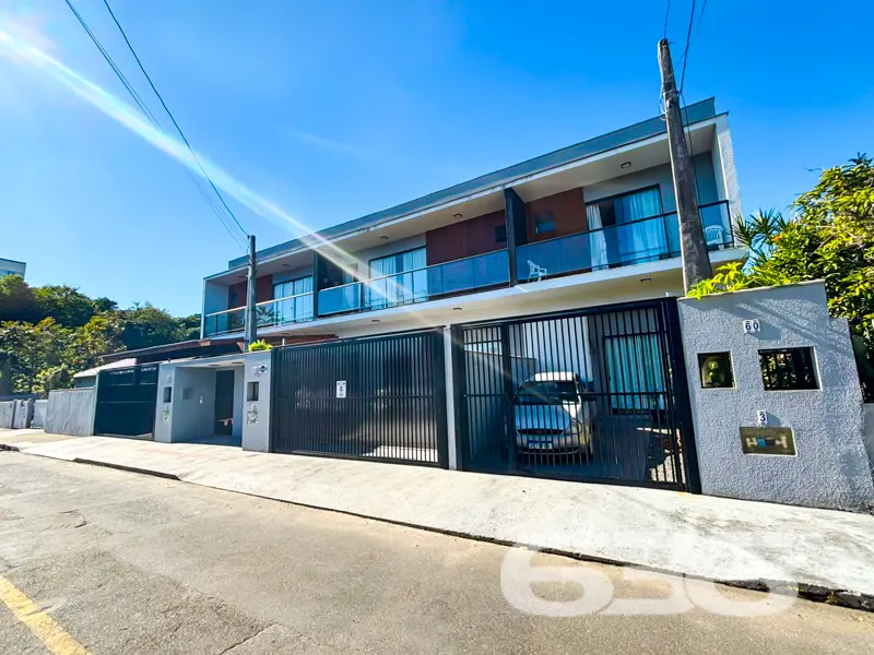 Geminado moderno à venda no Saguaçu – Joinville/SC