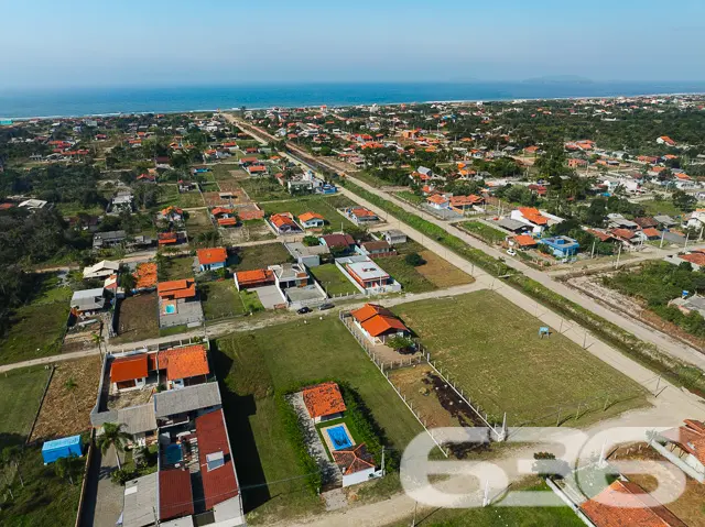 VENDE-SE TERRENO AMPLO EM SÃO FRANCISCO DO SUL!
I