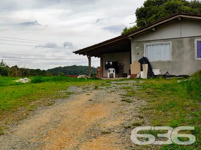 IMĂVEL COM AMPLO TERRENO NO BAIRRO PROFIPO
Neste