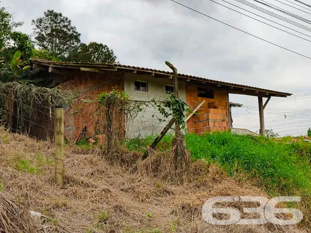 IMĂVEL COM AMPLO TERRENO NO BAIRRO PROFIPO
Neste