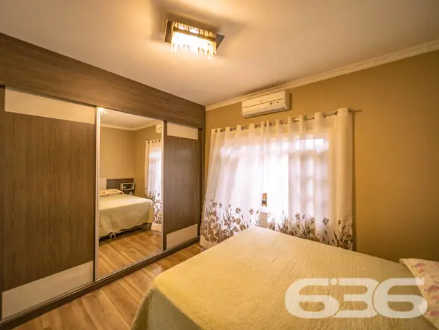 SOBRADO COMERCIAL E RESIDENCIAL NO BAIRRO IRIRIÚ
E