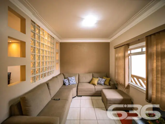 SOBRADO COMERCIAL E RESIDENCIAL NO BAIRRO IRIRIÚ
E