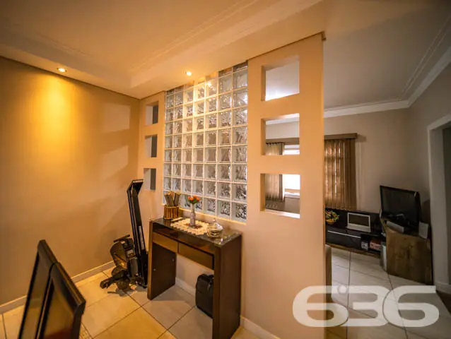 SOBRADO COMERCIAL E RESIDENCIAL NO BAIRRO IRIRIÚ
E