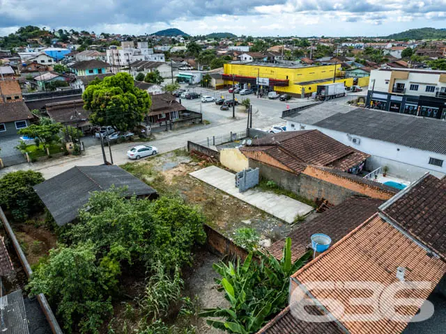 OPORTUNIDADE DE TERRENO, NO BAIRRO PARANAGUAMIRIM,