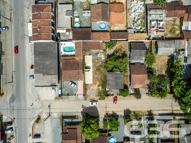 OPORTUNIDADE DE TERRENO, NO BAIRRO PARANAGUAMIRIM,